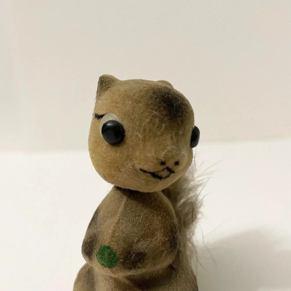Vtg Small Flocked Squirrel Nodder Fury Tail Bobble Head 3 Inch Tall Hong Kong - Picture 13 of 13